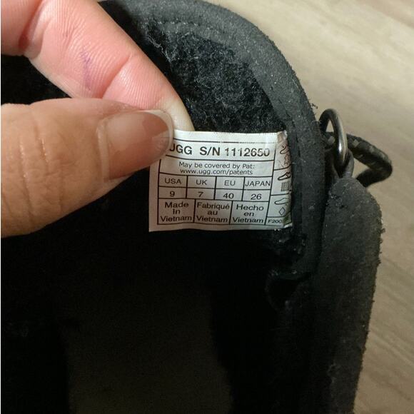 UGG Women’s Greda Leather Waterproof Boots Black Size 9 - 1112650 - Picture 7 of 8